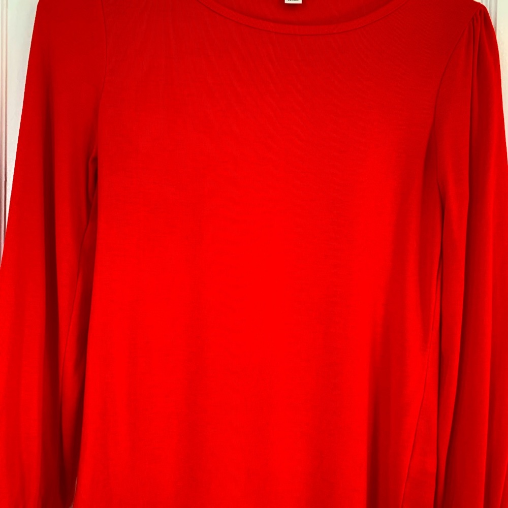 Red knit long sleeve jersey tee